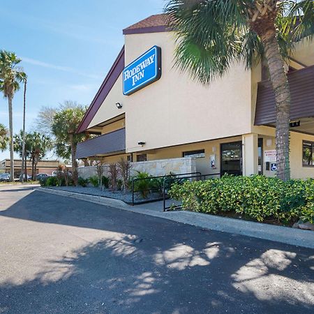 Bay Inn On Busch Tampa Exterior foto