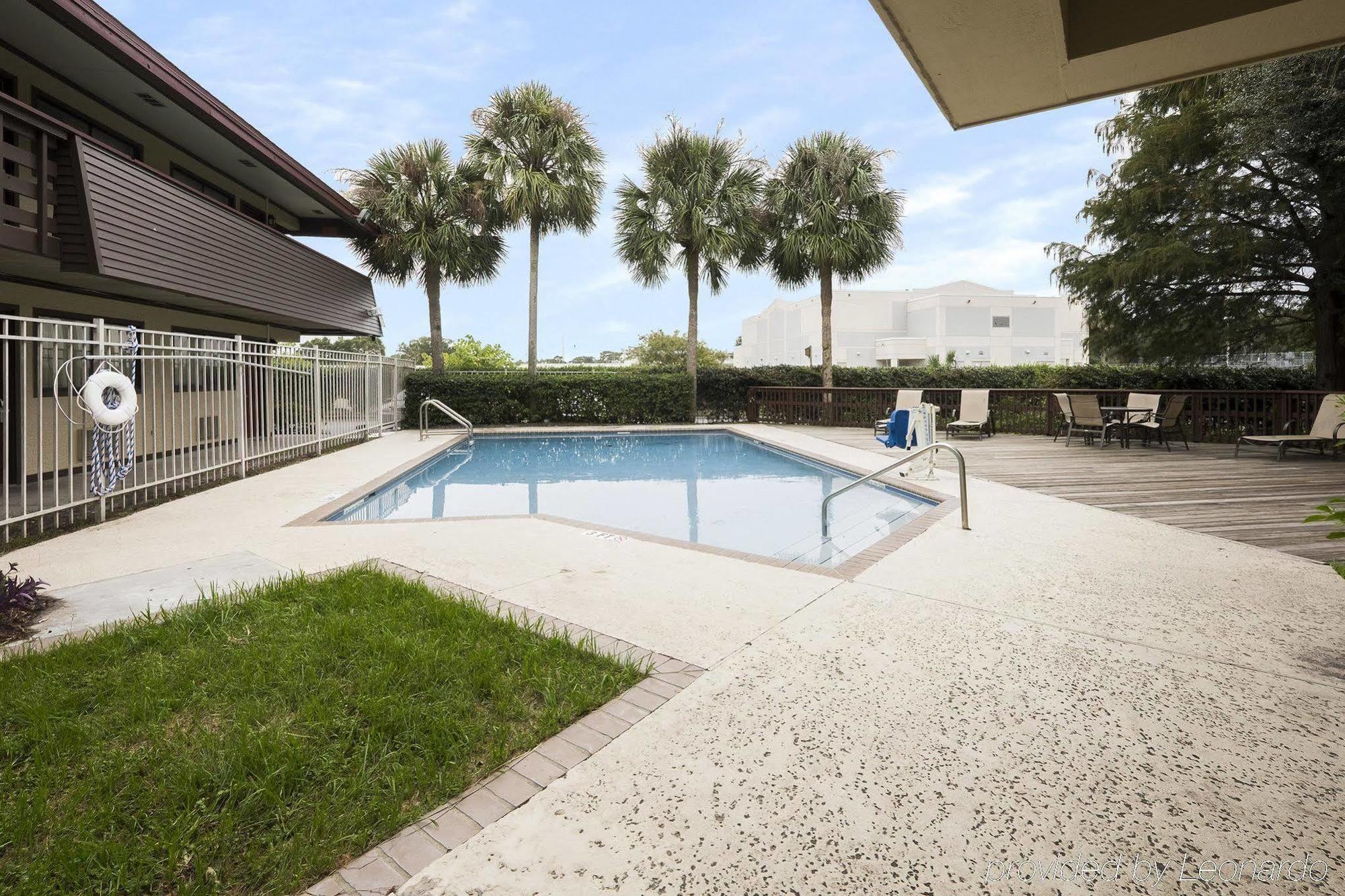 Bay Inn On Busch Tampa Exterior foto