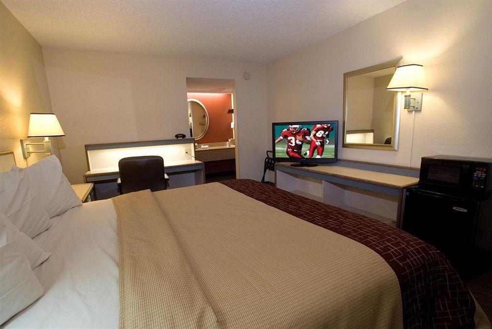 Bay Inn On Busch Tampa Habitación foto